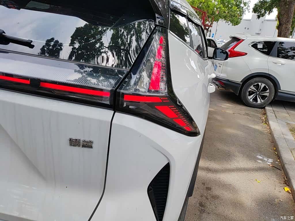 Geely Boyue, 2024 8