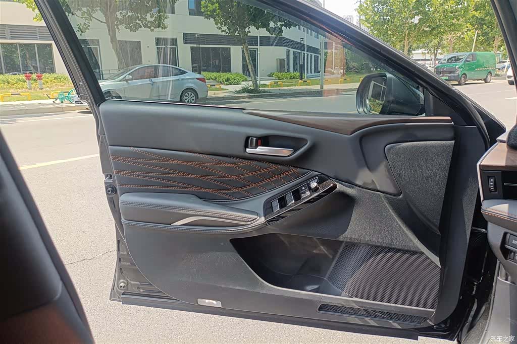Toyota Avalon, 2025 7