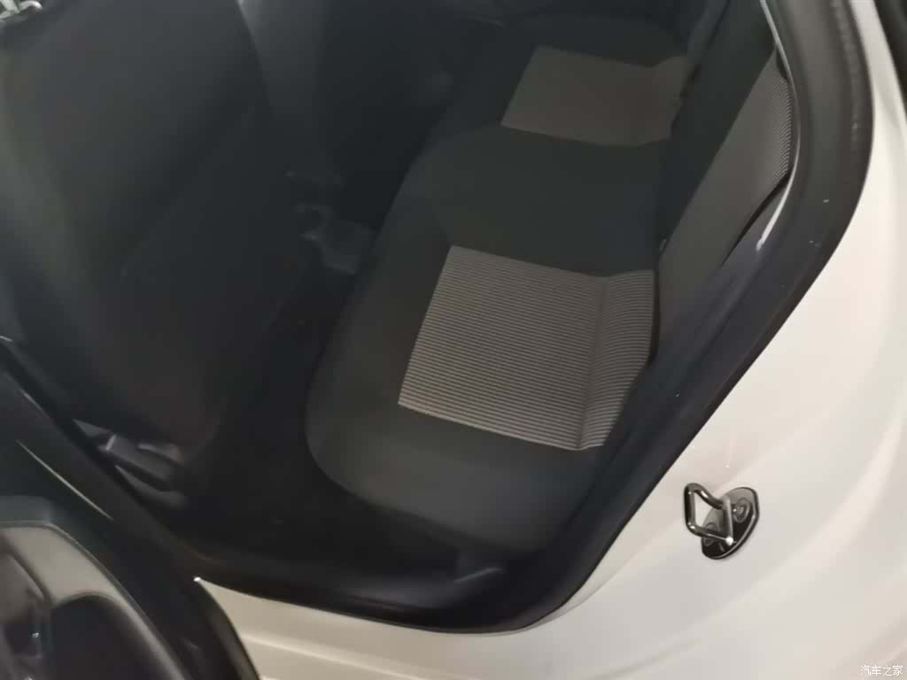 Volkswagen Polo, 2015 17