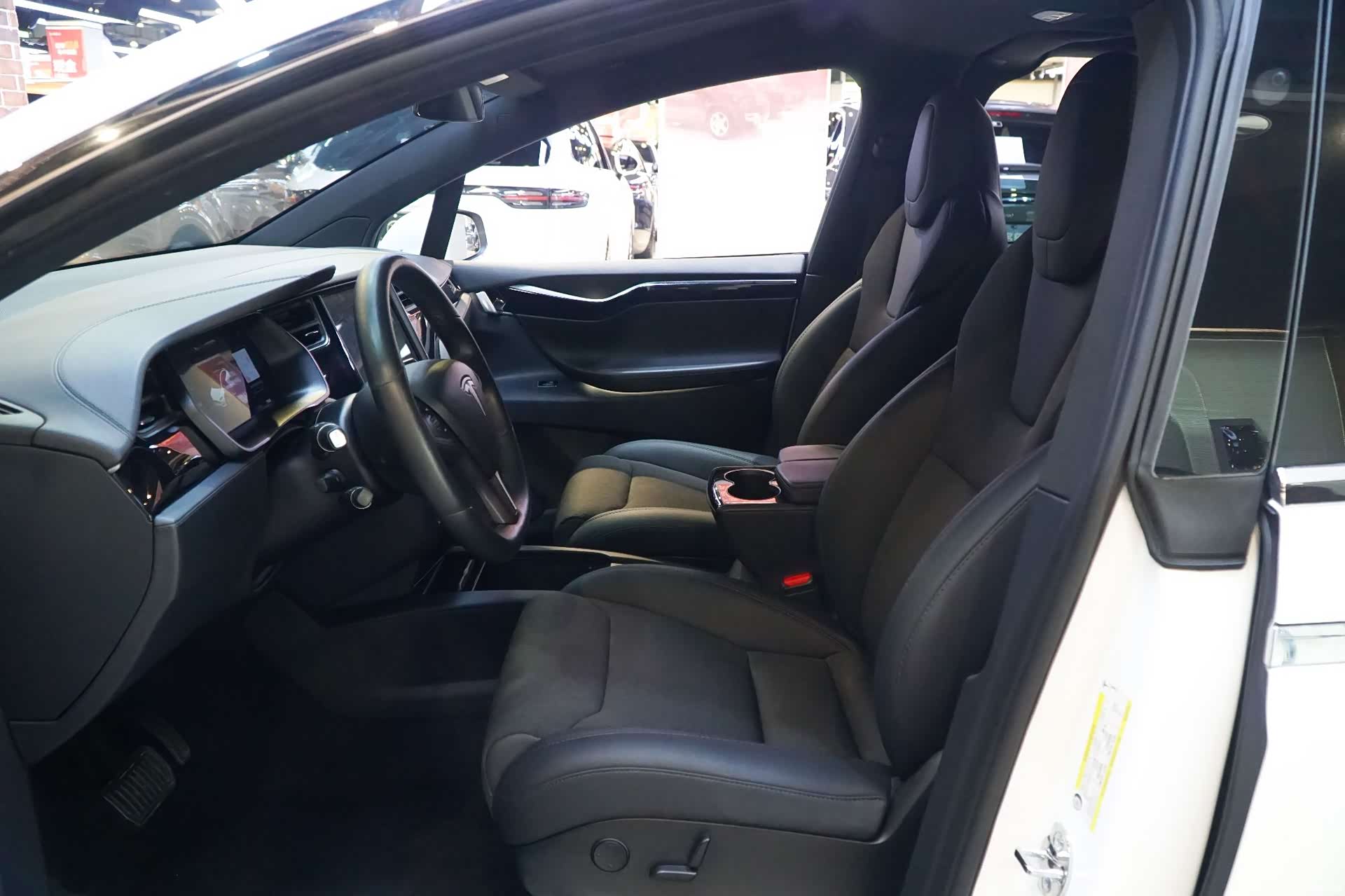 Tesla Model X, 2019 8