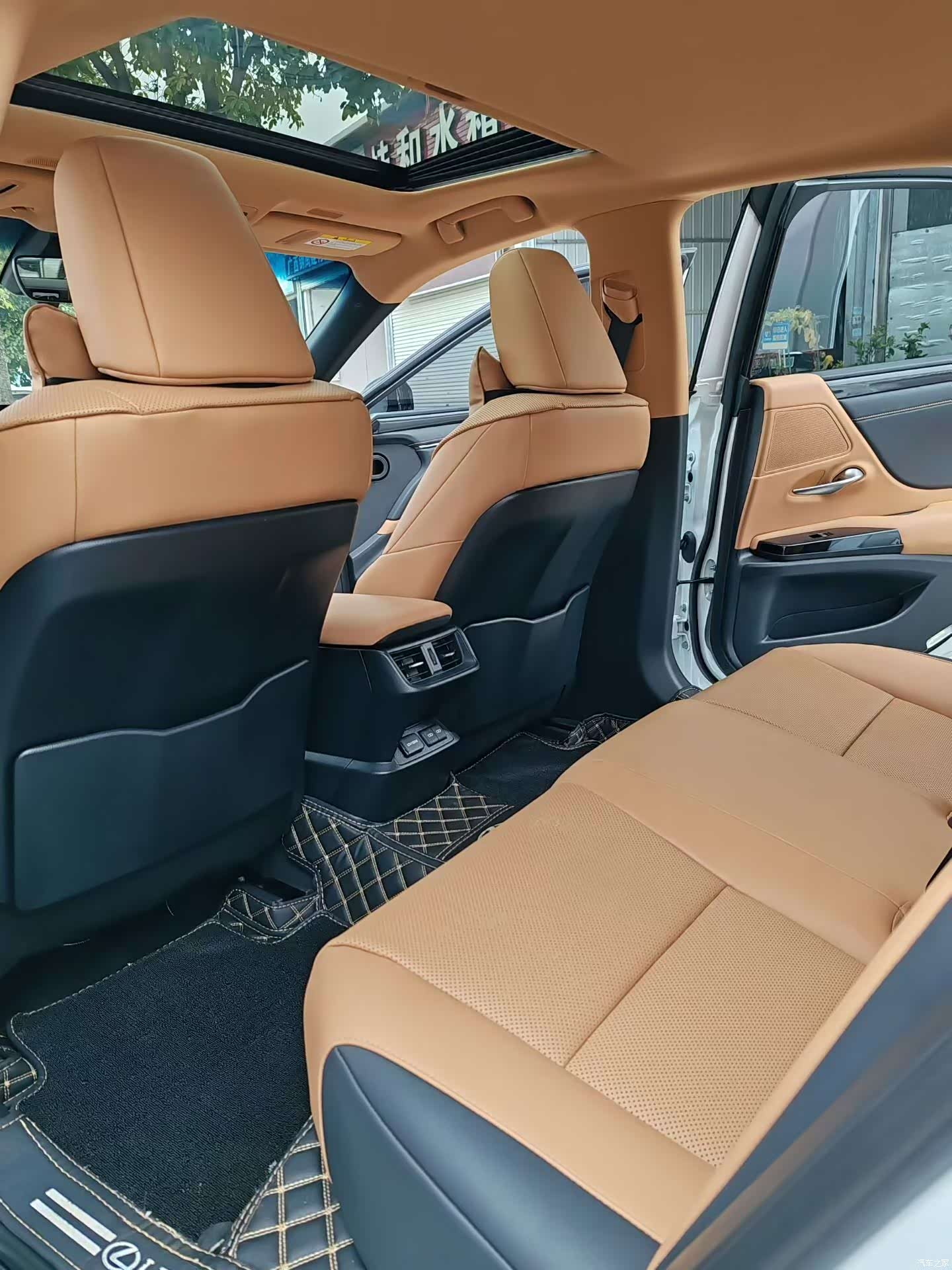 Lexus ES, 2023 7