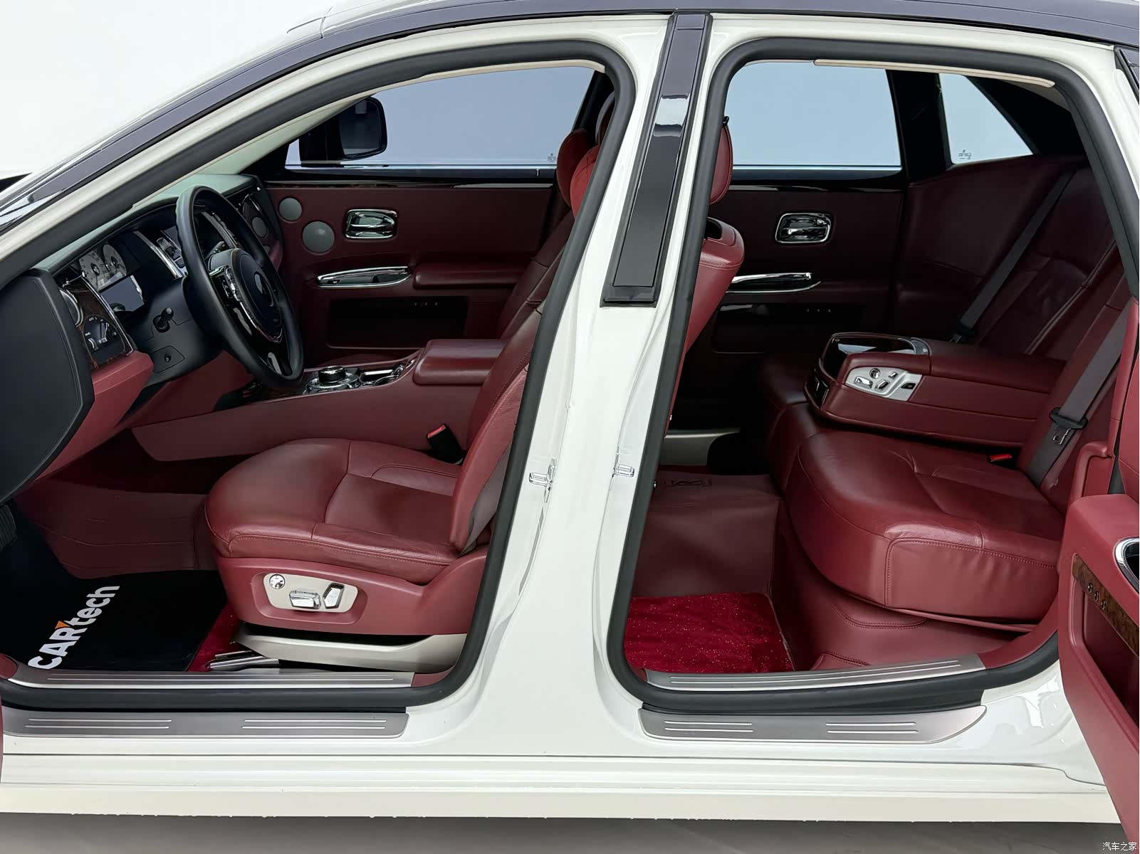 Rolls-Royce Ghost, 2011 8