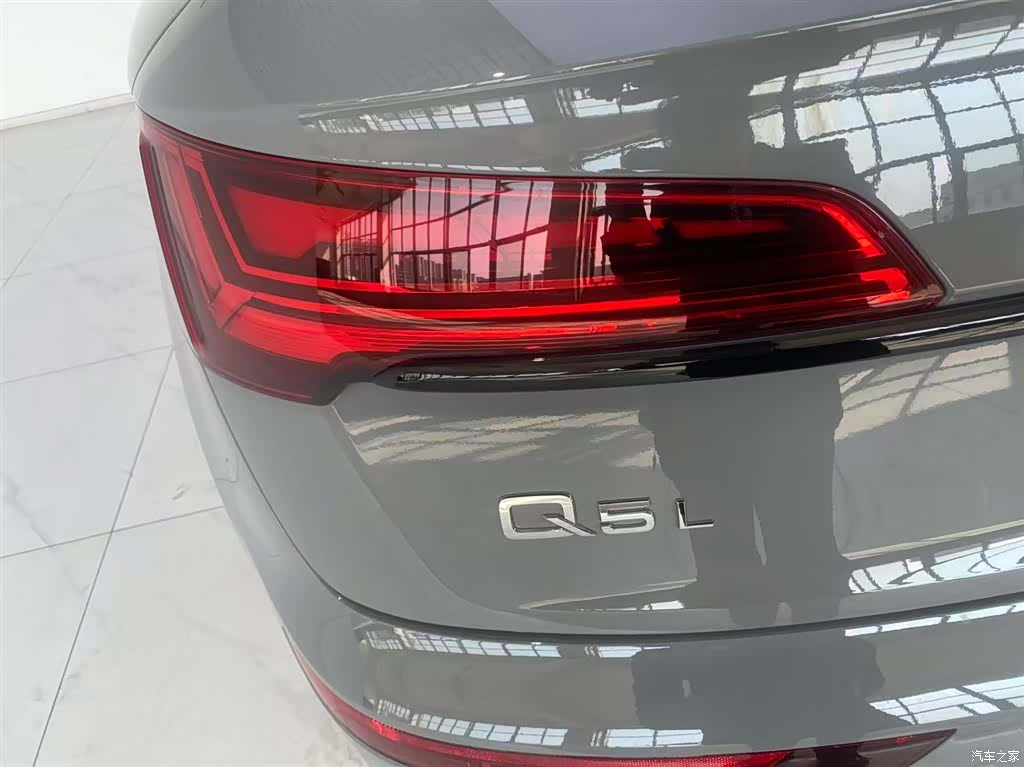 Audi Q5L, 2025 13