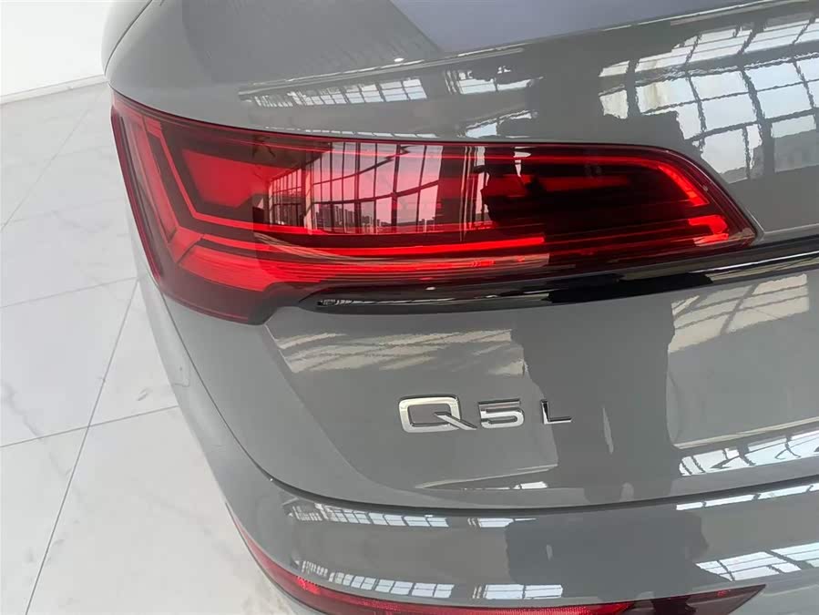 Audi Q5L 2025, фото 13