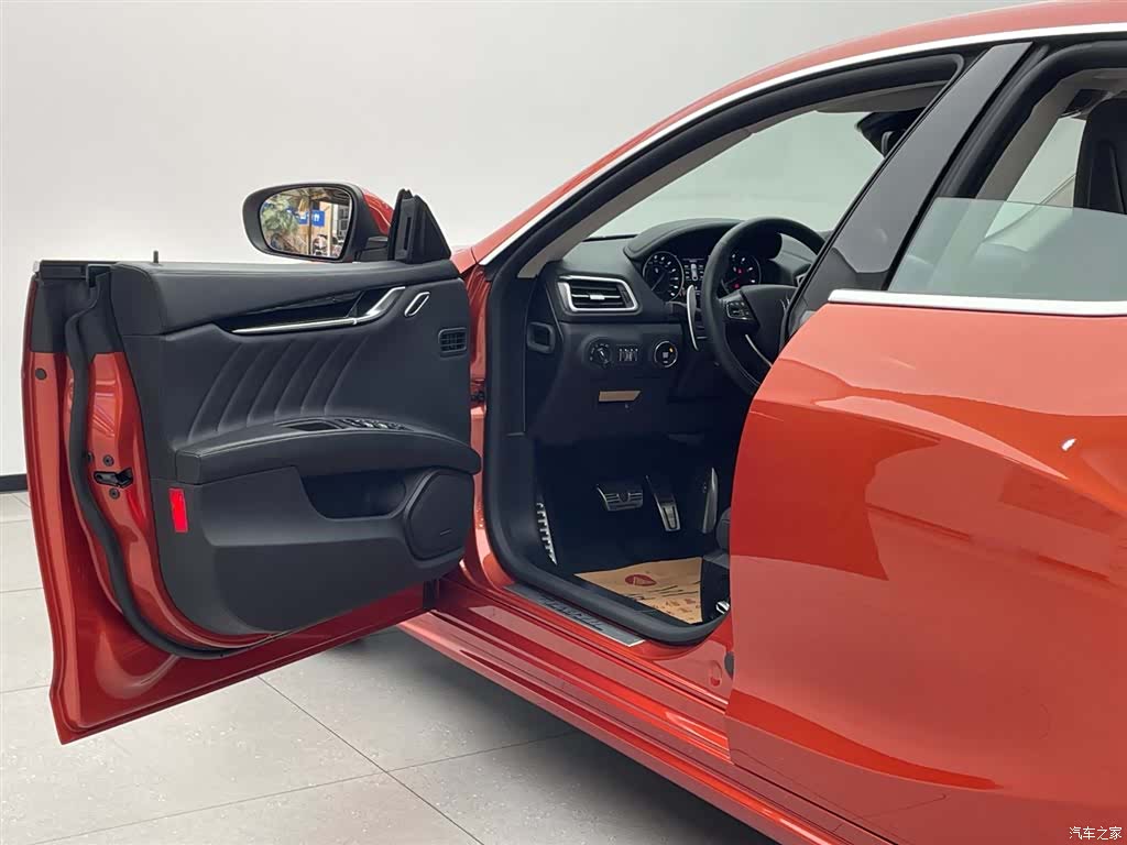 Maserati Ghibli, 2026 15