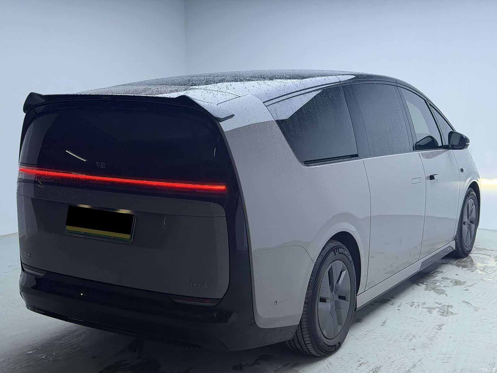 Li Auto MEGA, 2025 6