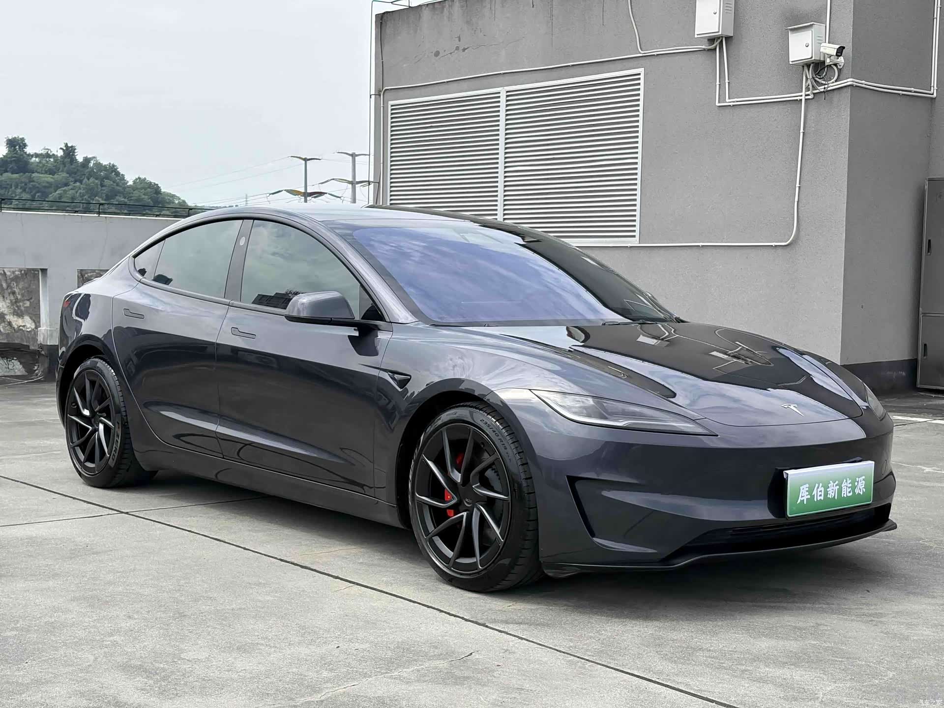 Tesla Model 3, 2025 3