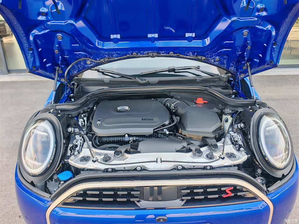 Mini Cooper, 2024 4