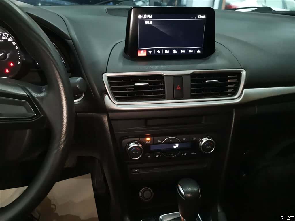 Mazda Mazda3, 2019 13