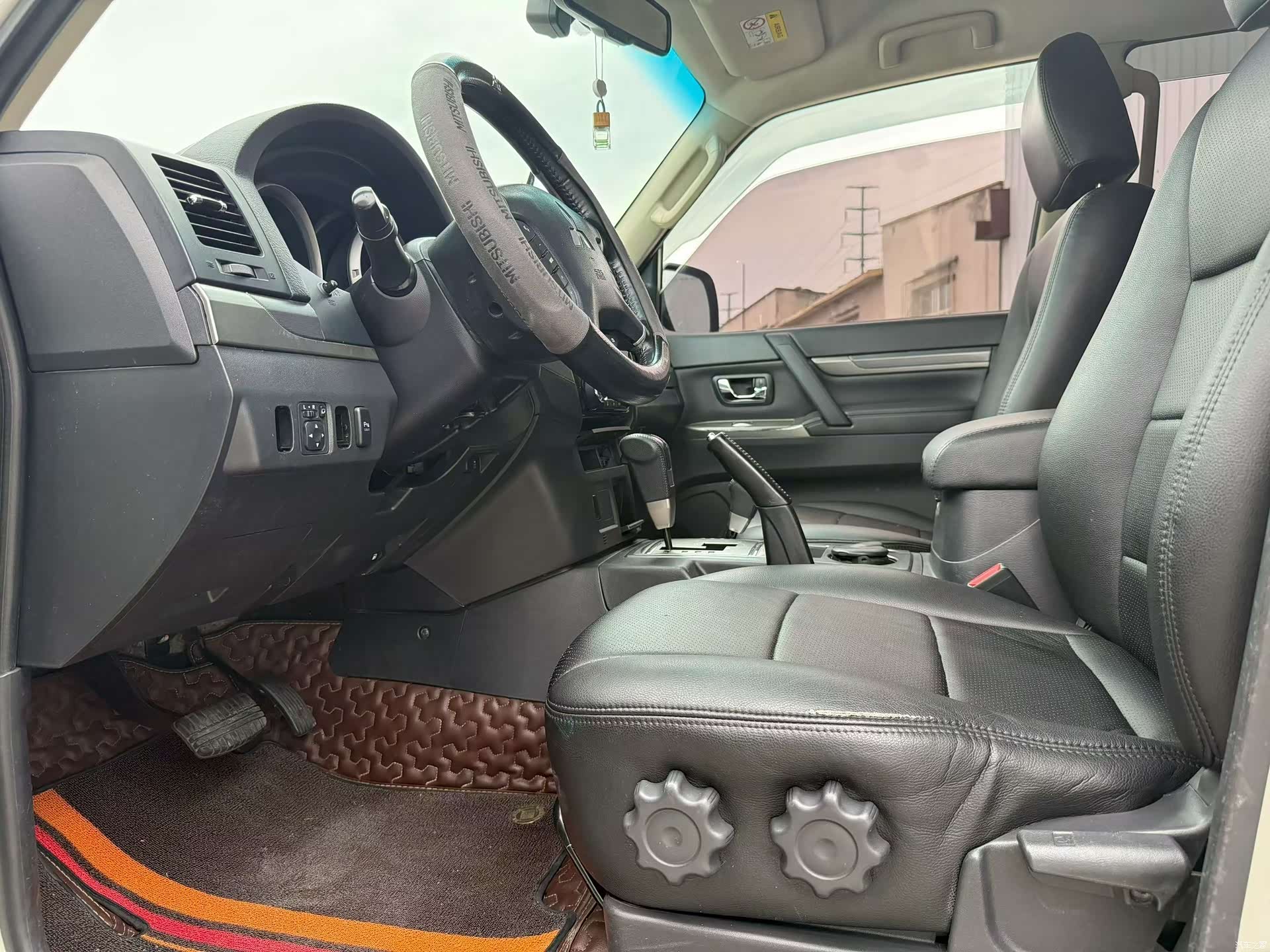 Mitsubishi Pajero, 2020 4