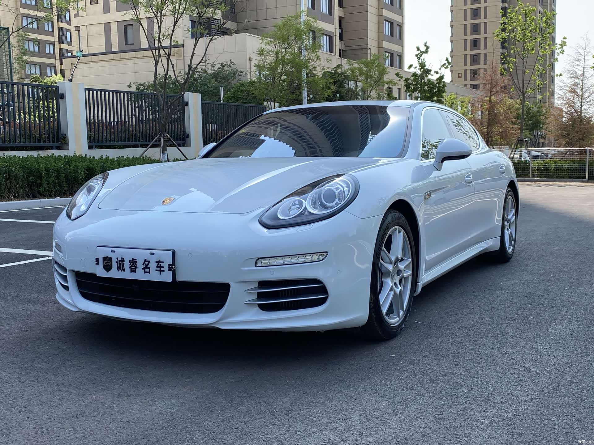 Porsche Panamera, 2016 1