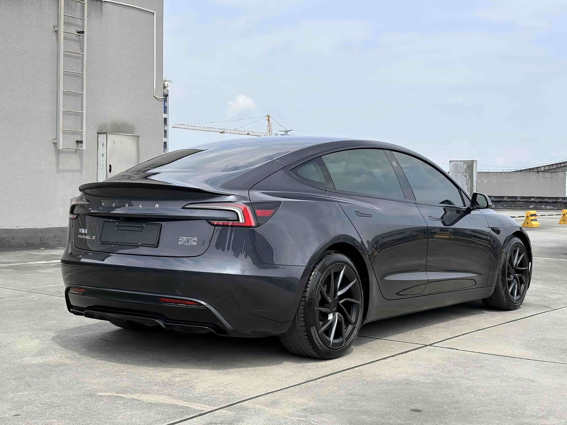 Tesla Model 3, 2025 6