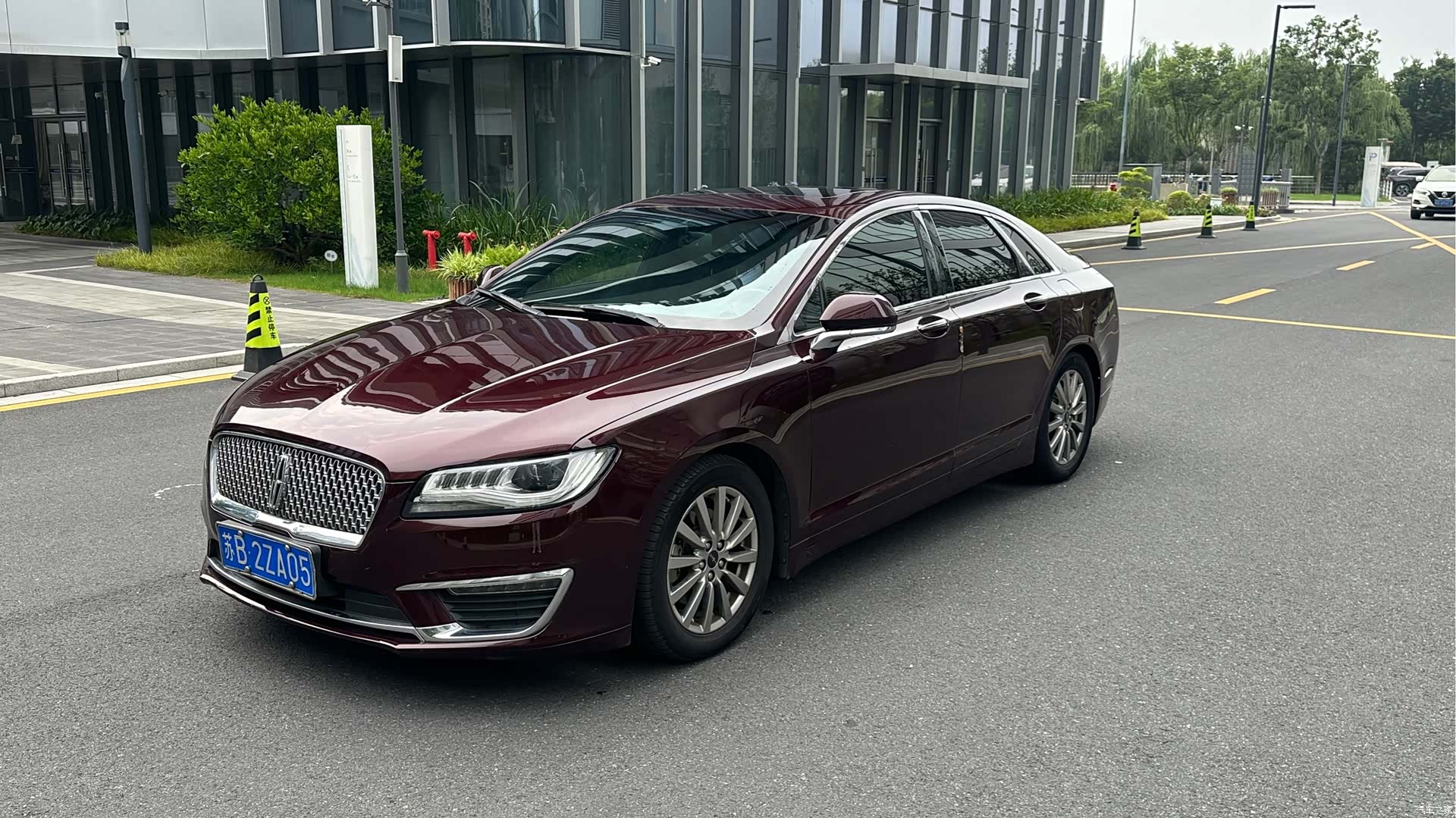 Lincoln MKZ, 2017 2