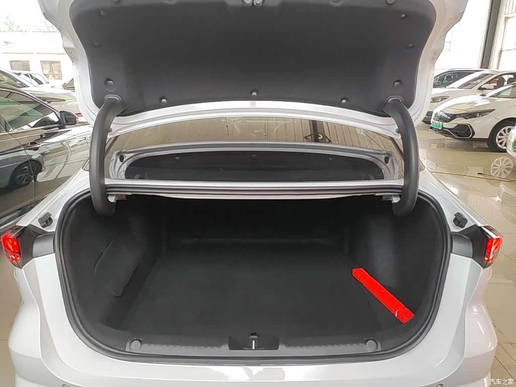 Geely Galaxy L6, 2024 19