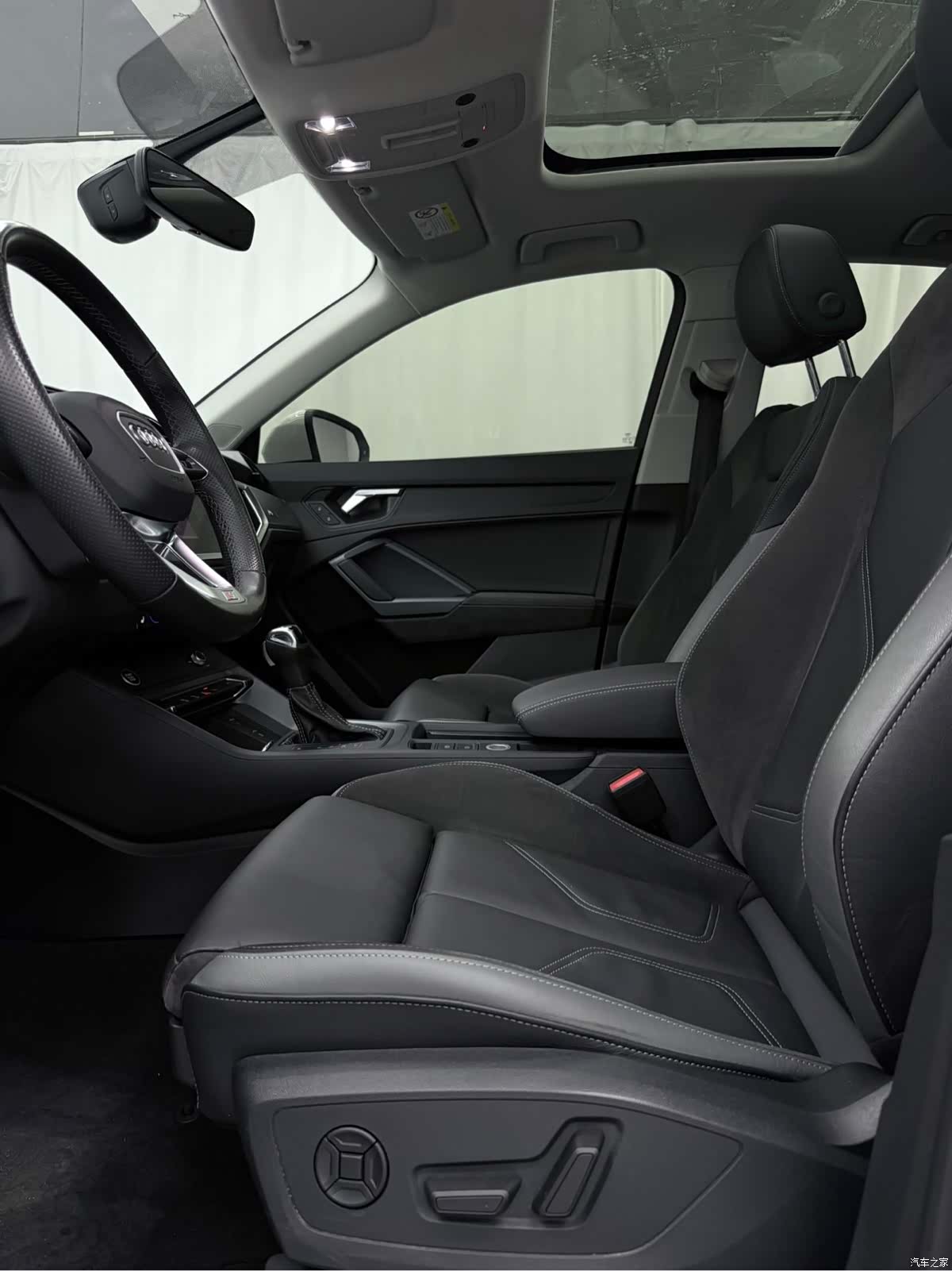 Audi Q3, 2022 11