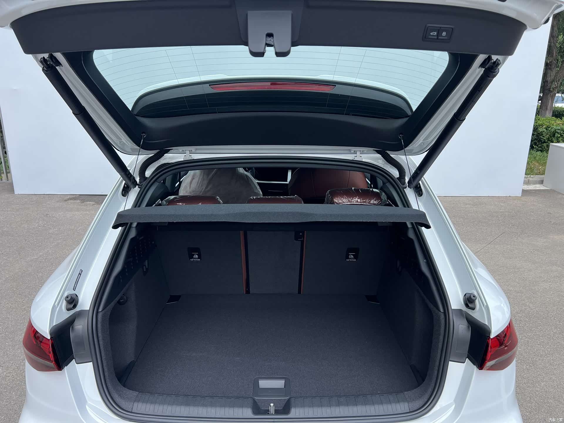 Audi Flying Spur, 2026 12