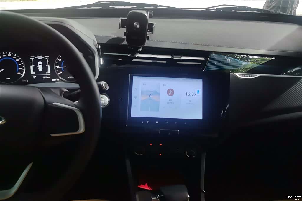 Chery 3x, 2025 13