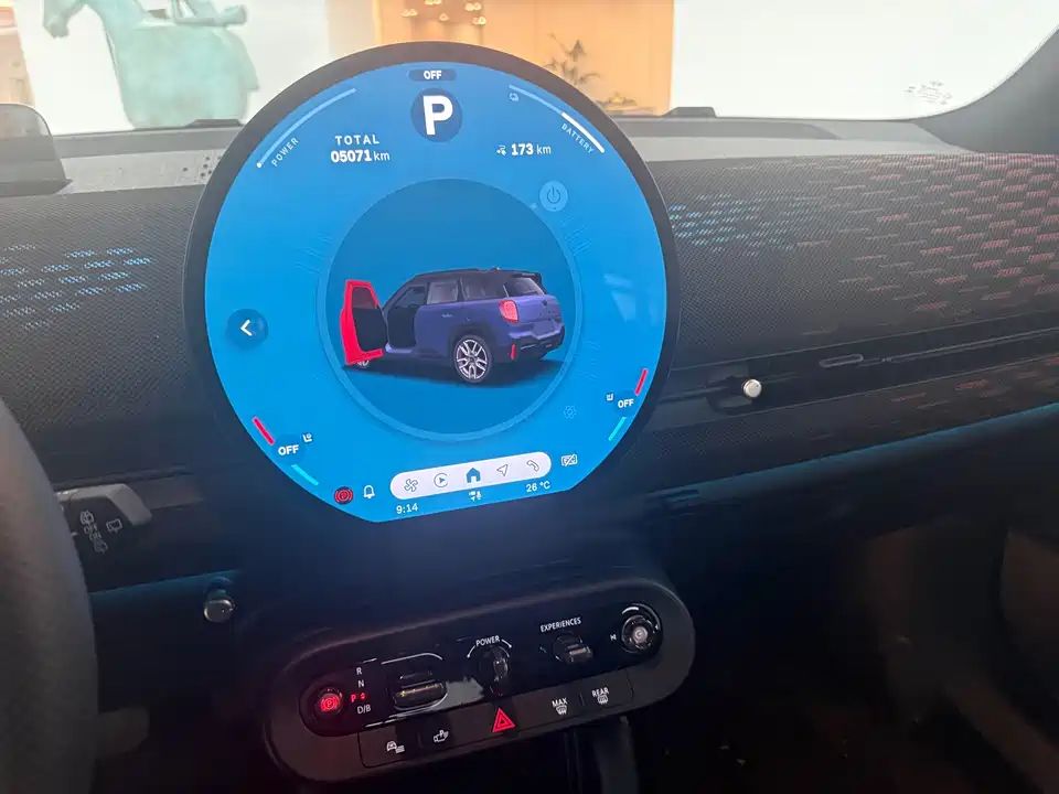 MINI Electric ACEMAN