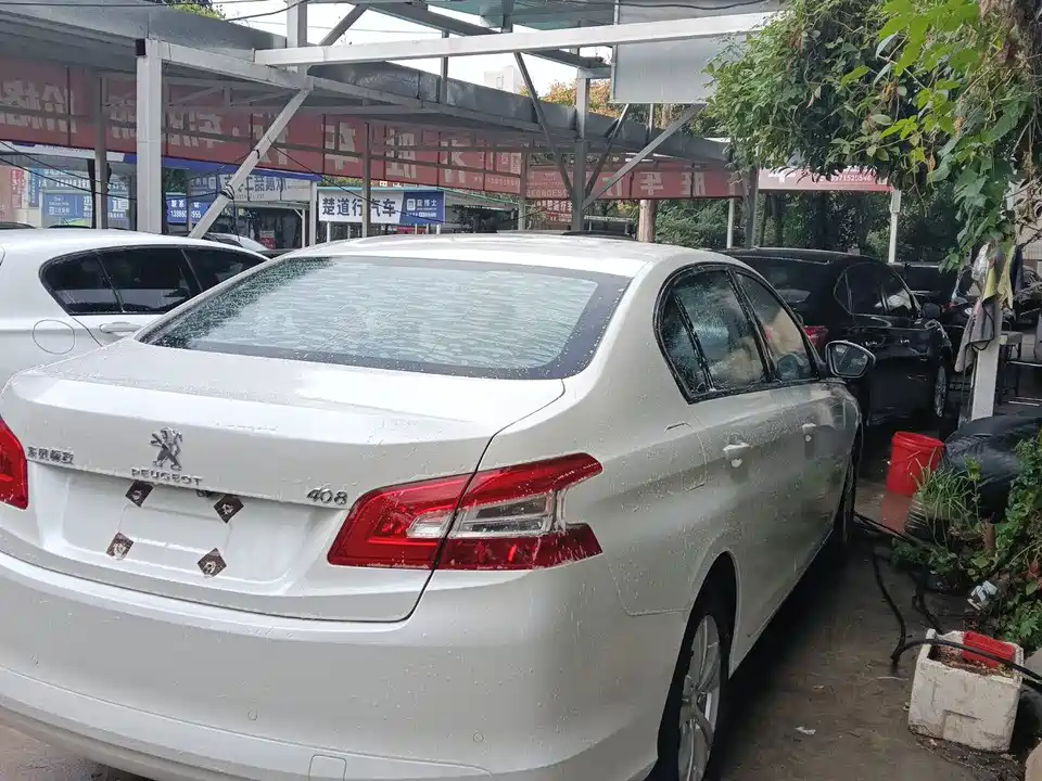 Peugeot 408
