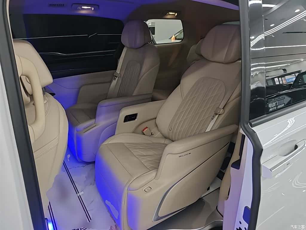 Buick GL8, 2023 17