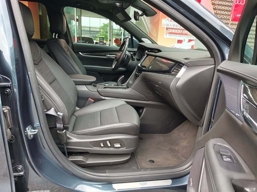 Cadillac XT6, 2025 8