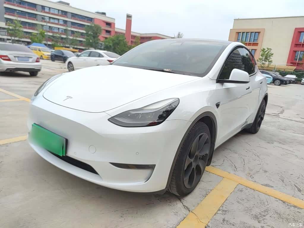 Tesla Model Y, 2022 2