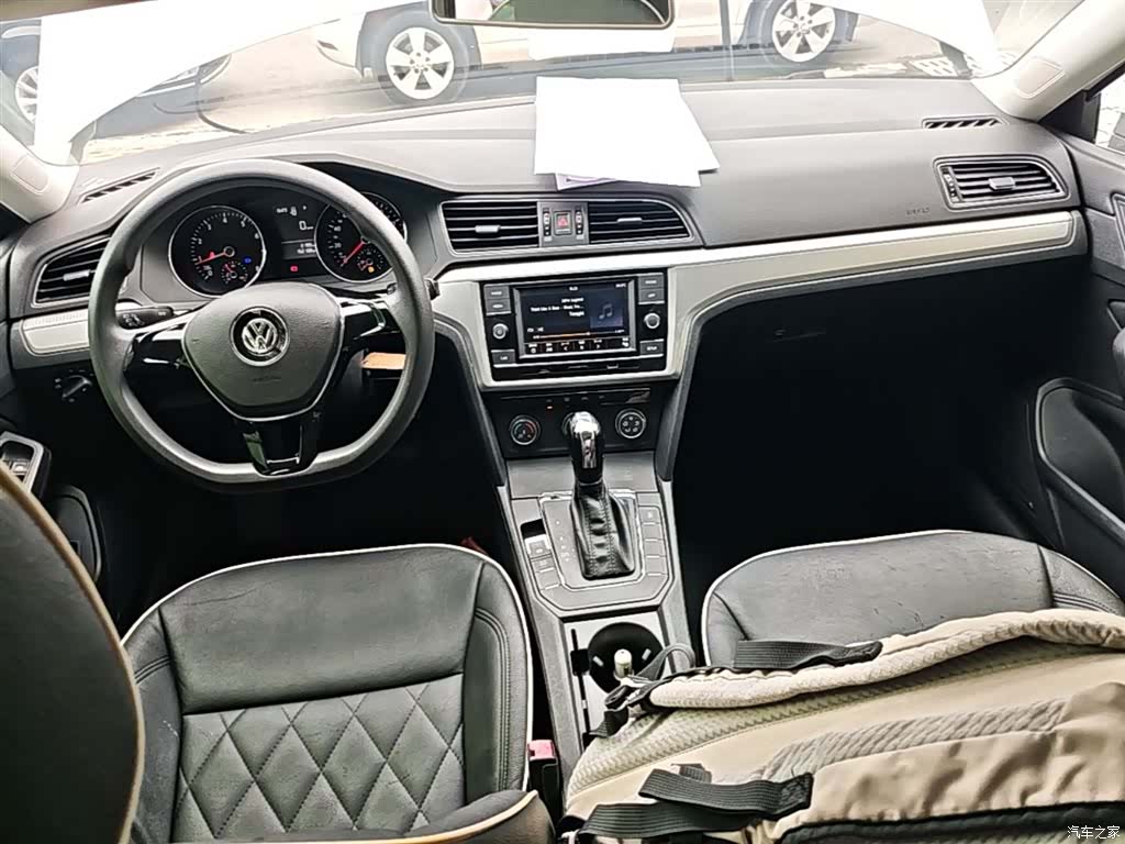 Volkswagen Lamando, 2016 10