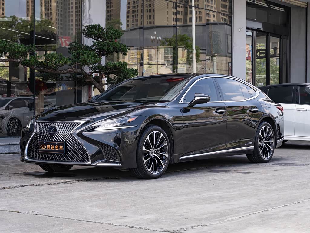 Lexus LS