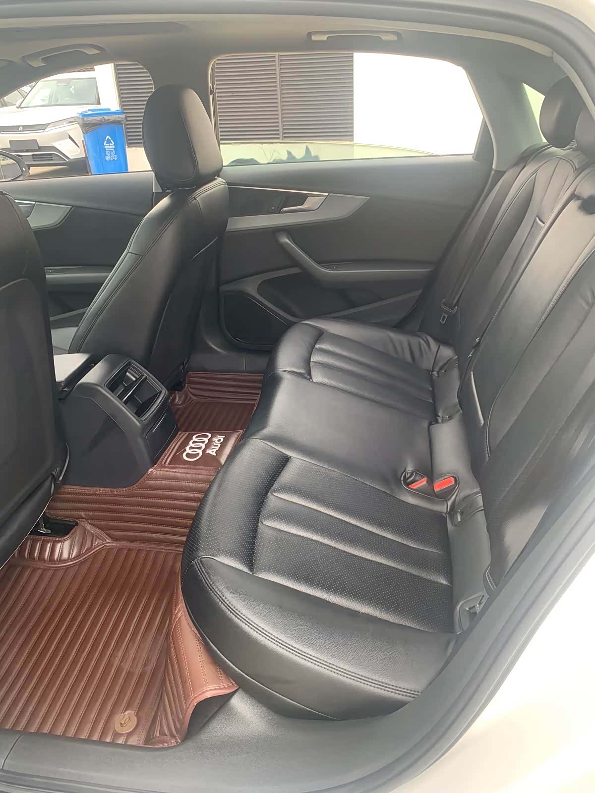 Audi A4L, 2018 13