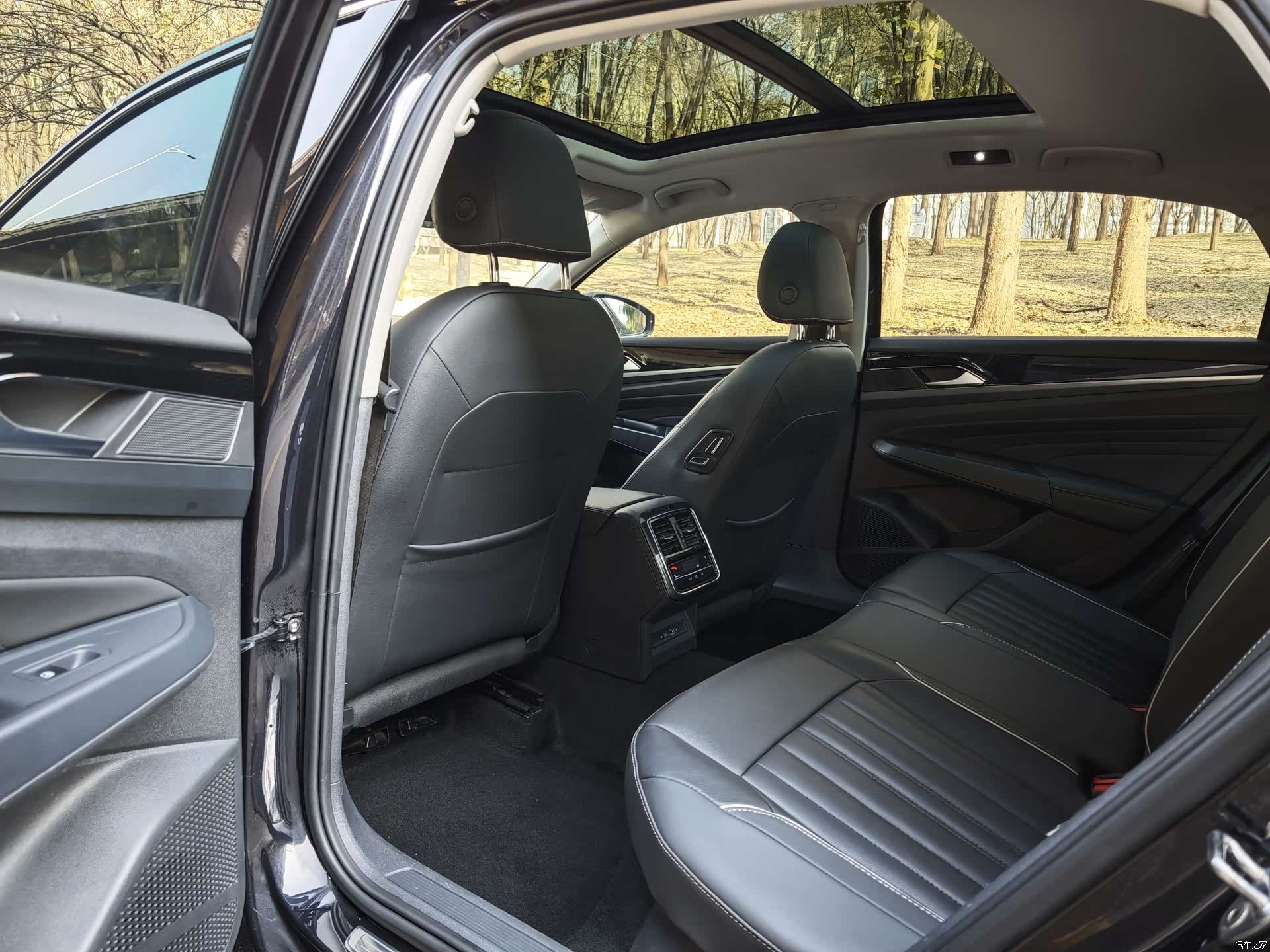 Volkswagen Passat, 2021 все фото