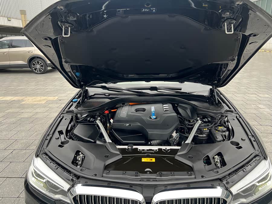 BMW 5 Series New Energy 2020, фото 15