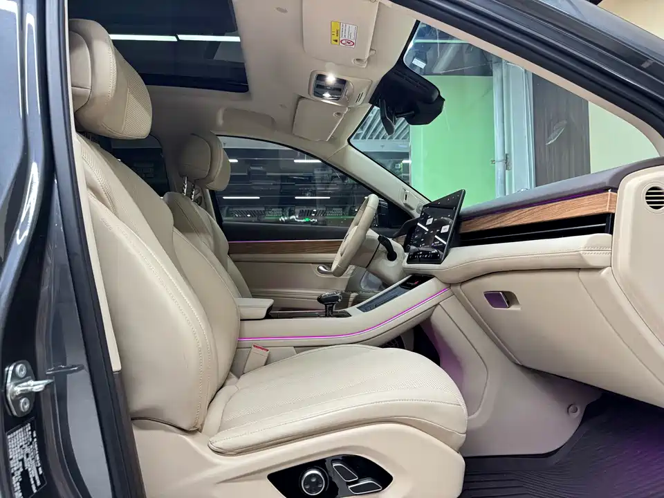 AITO Ask the world M7