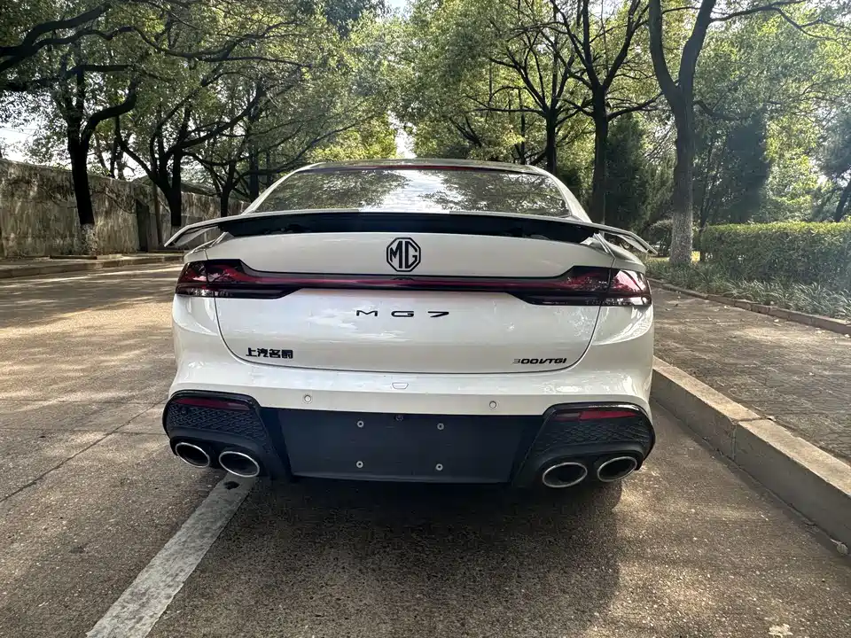 MG MG7