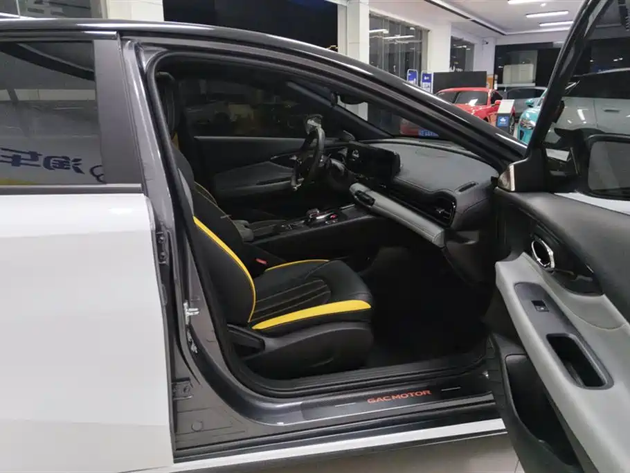 Trumpchi Shadow Leopard