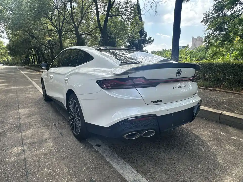 MG MG7