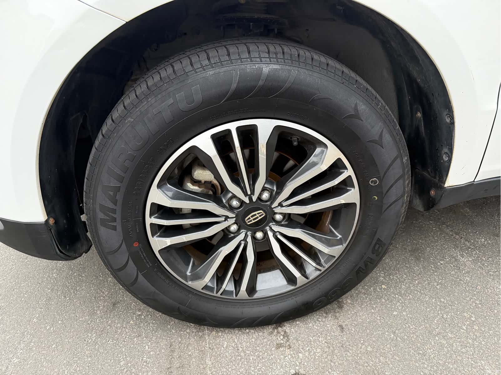 Geely X6, 2017 4