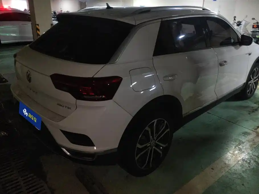 Volkswagen T-ROC exploring Songs