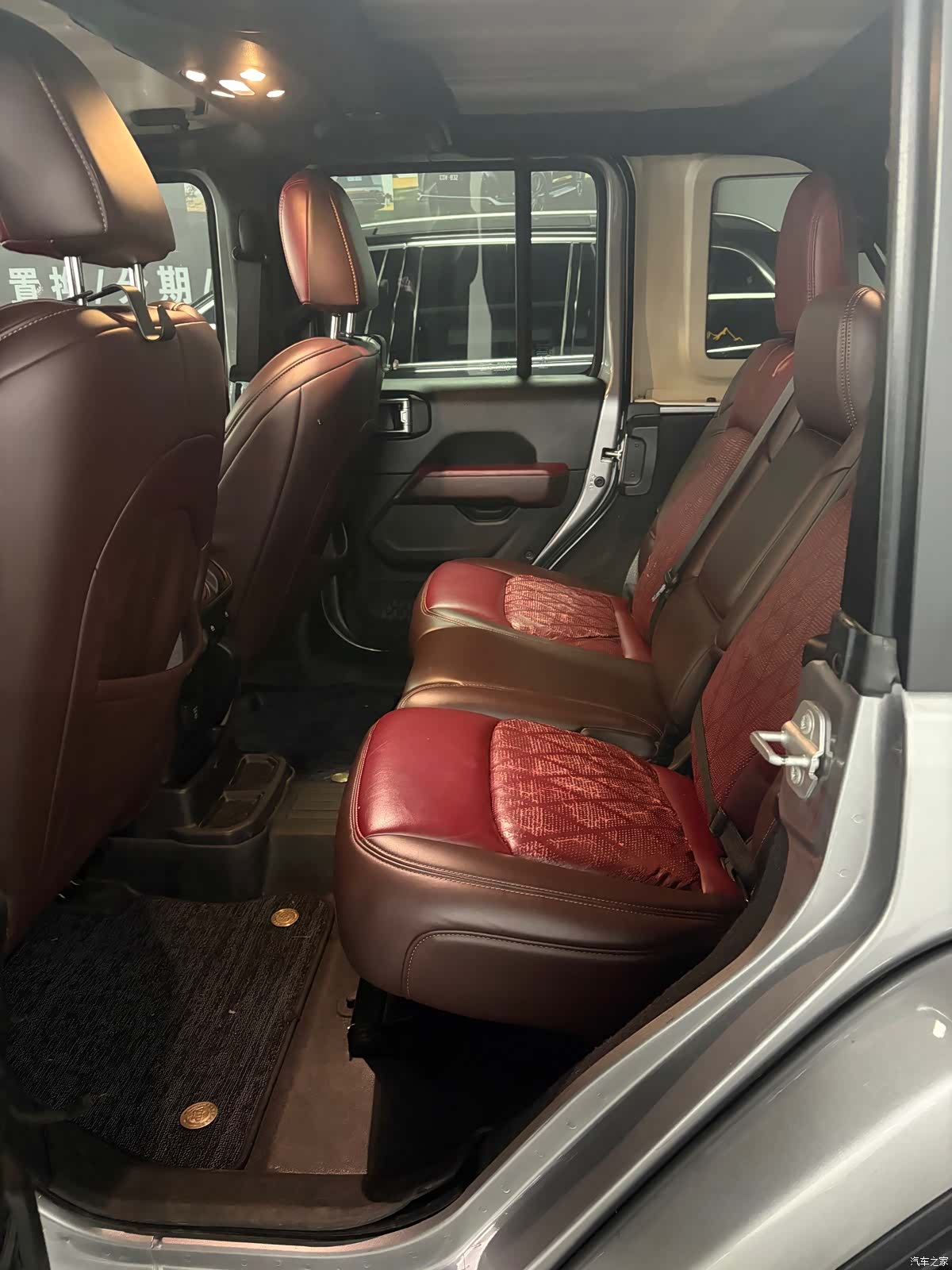 Jeep Wrangler, 2020 6