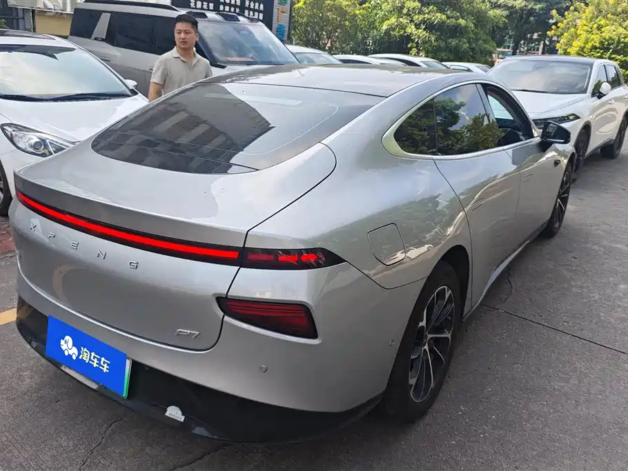 XPENG P7