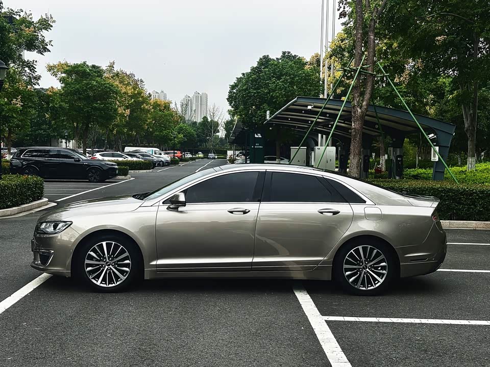 Lincoln MKZ