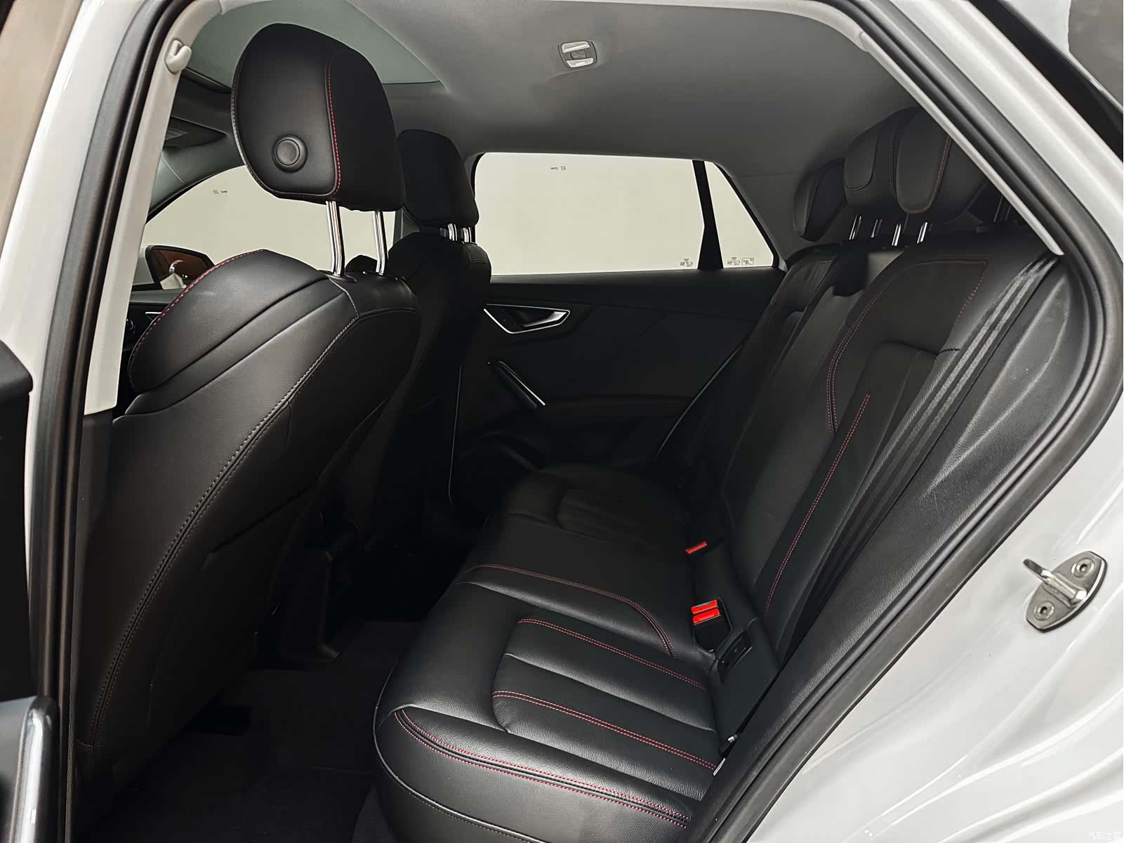 Audi Q2L, 2022 13