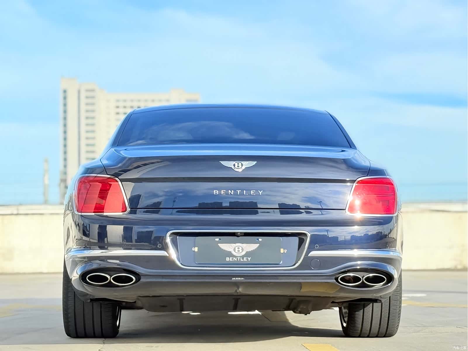Bentley Flying Spur, 2022 11