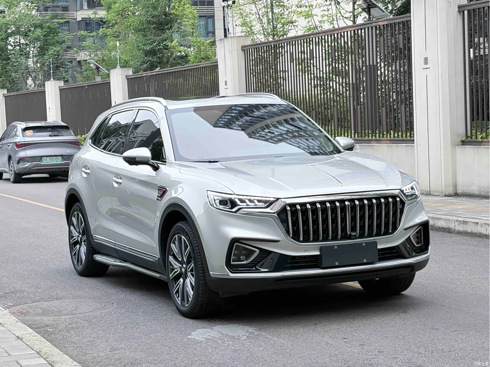 Hongqi HS5, 2022 3