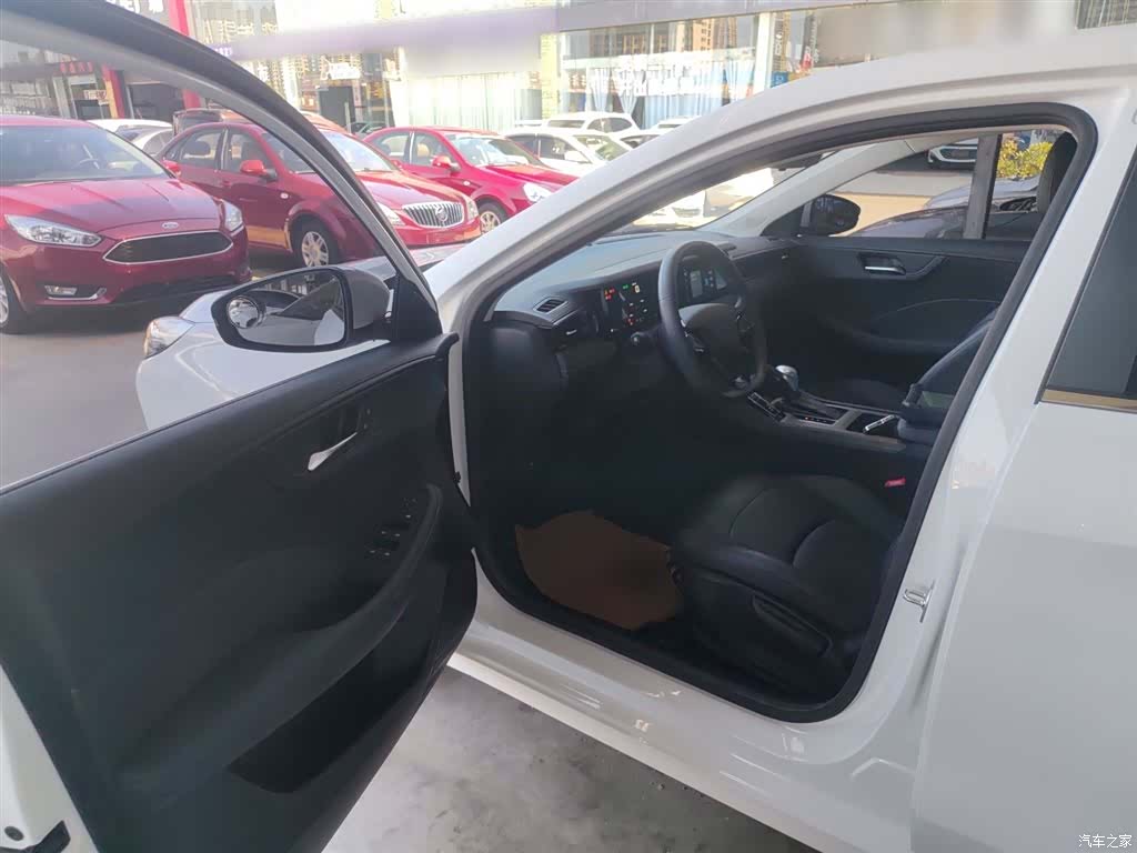 Roewe i5, 2025 16