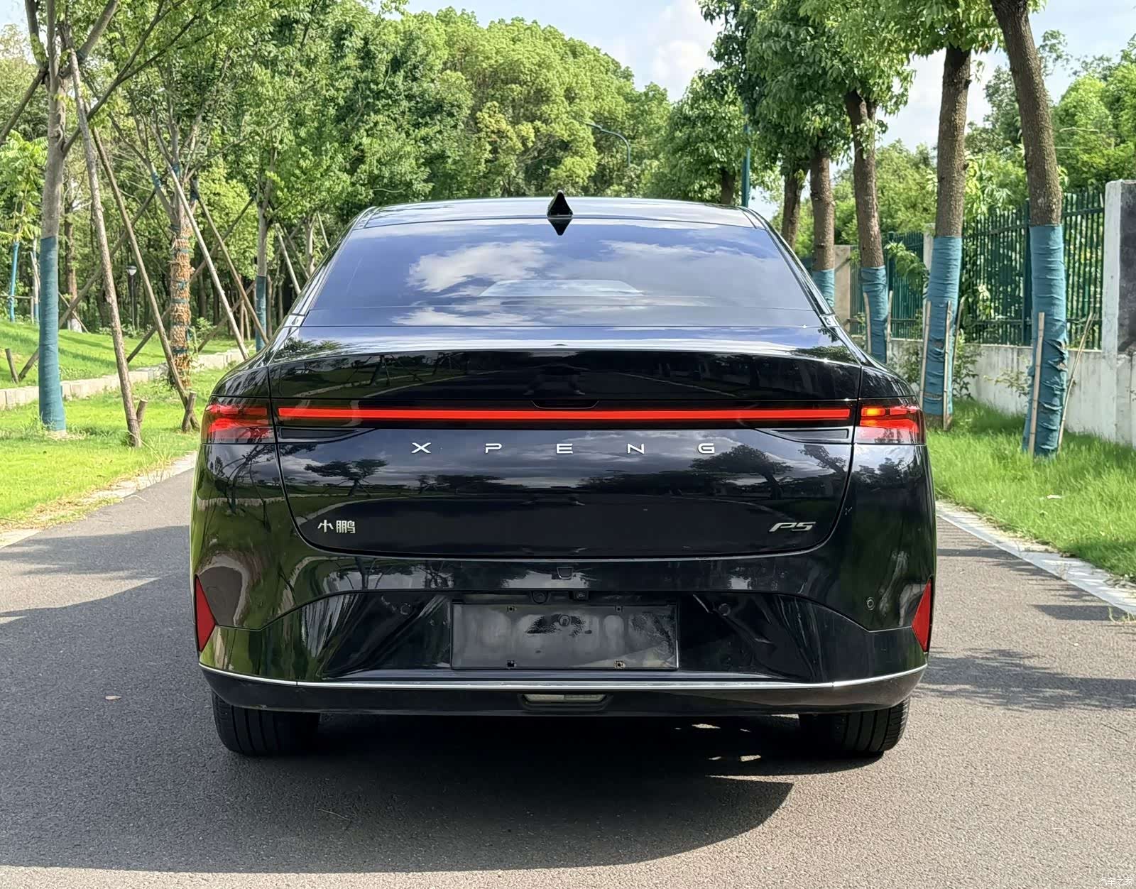 Xpeng P5, 2022 все фото