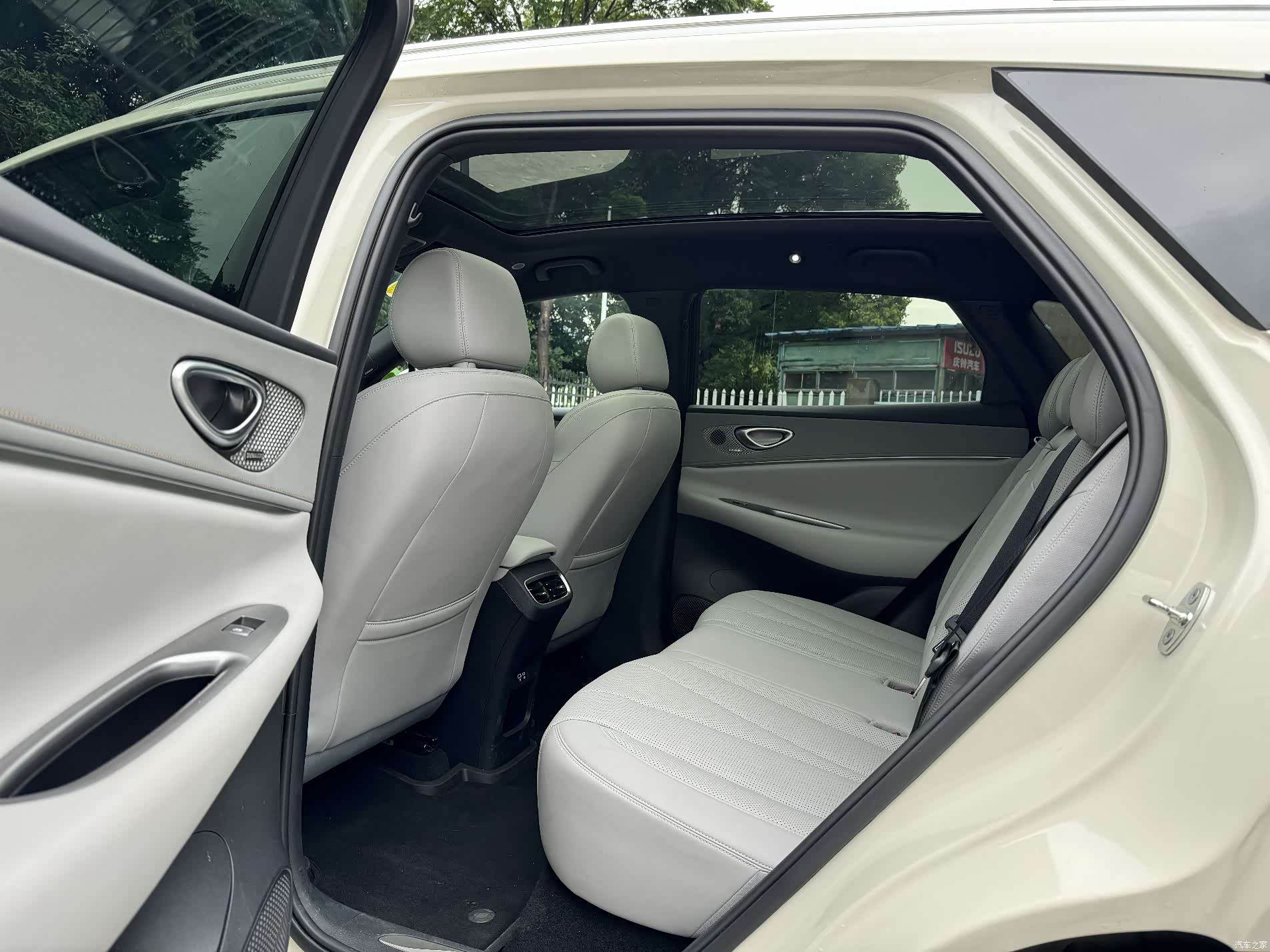 BYD HiAce, 2025 13