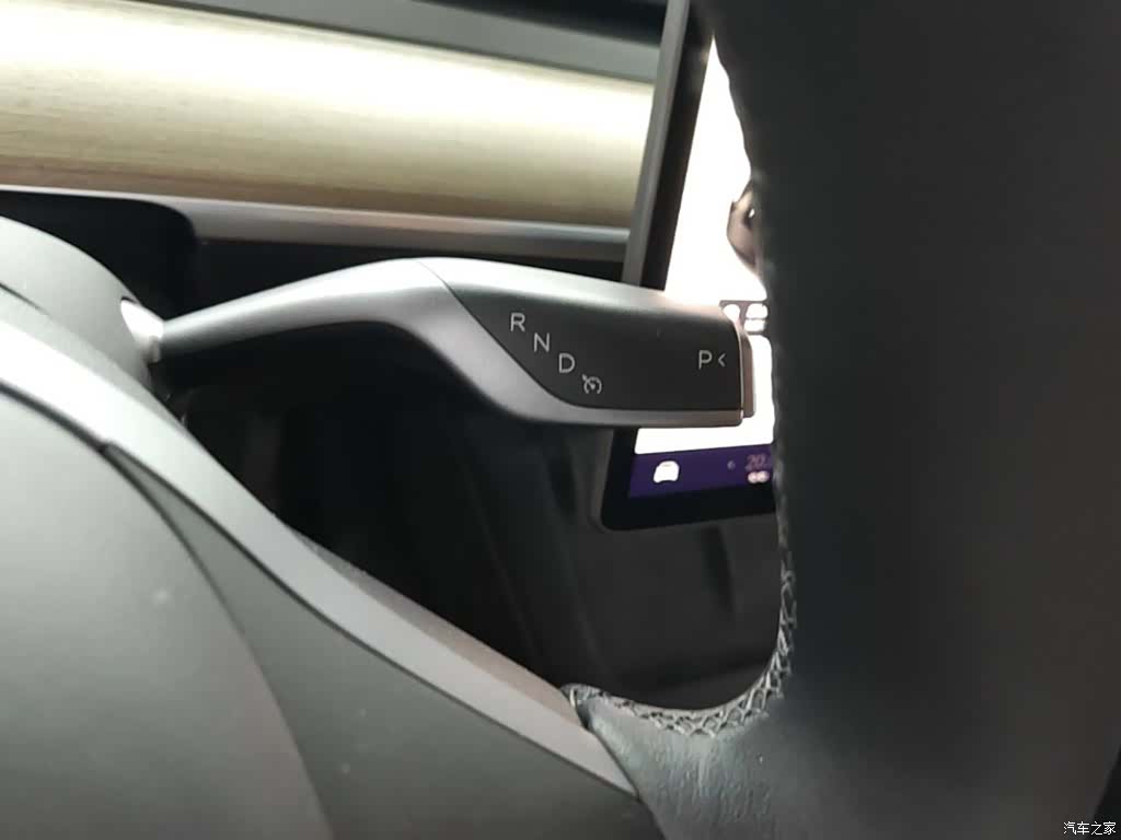 Tesla Model Y, 2023 14