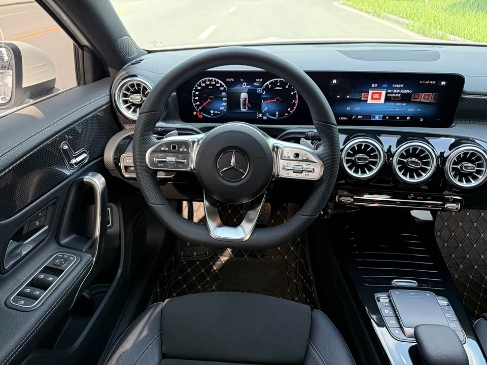 Mercedes-Benz Class A Mercedes-Benz Class A