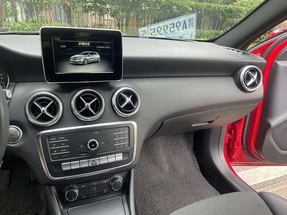 Mercedes-Benz Class A Mercedes-Benz Class A