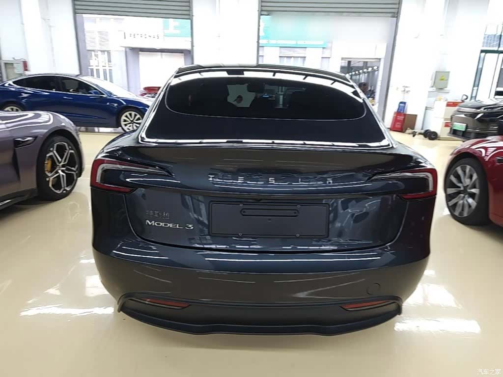 Tesla Model 3, 2024 6